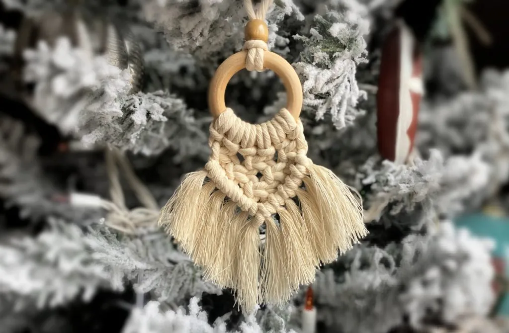 Festive Decorations: 